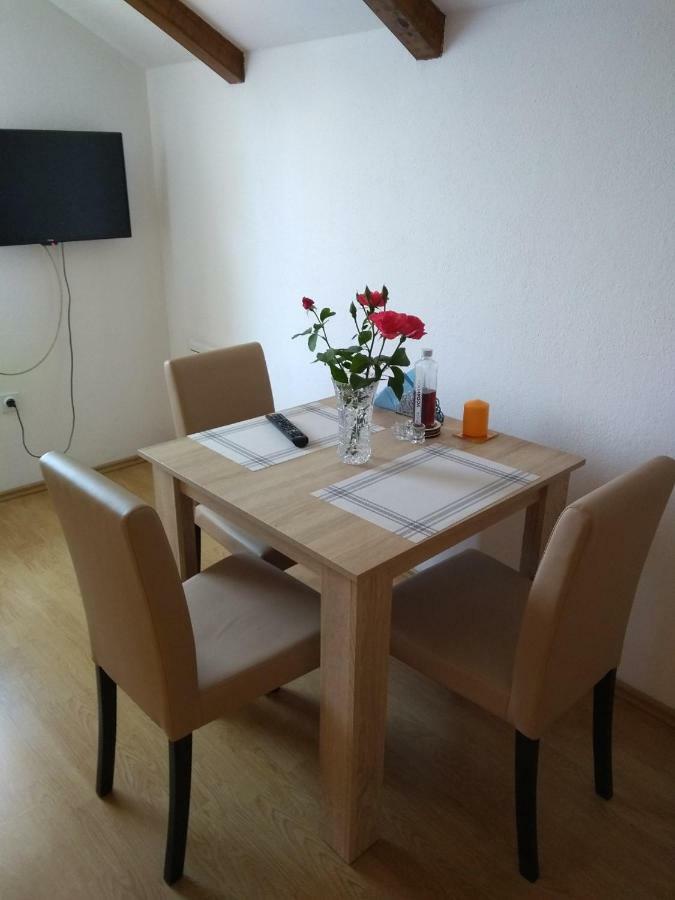 Apartments Aida Bihać Buitenkant foto